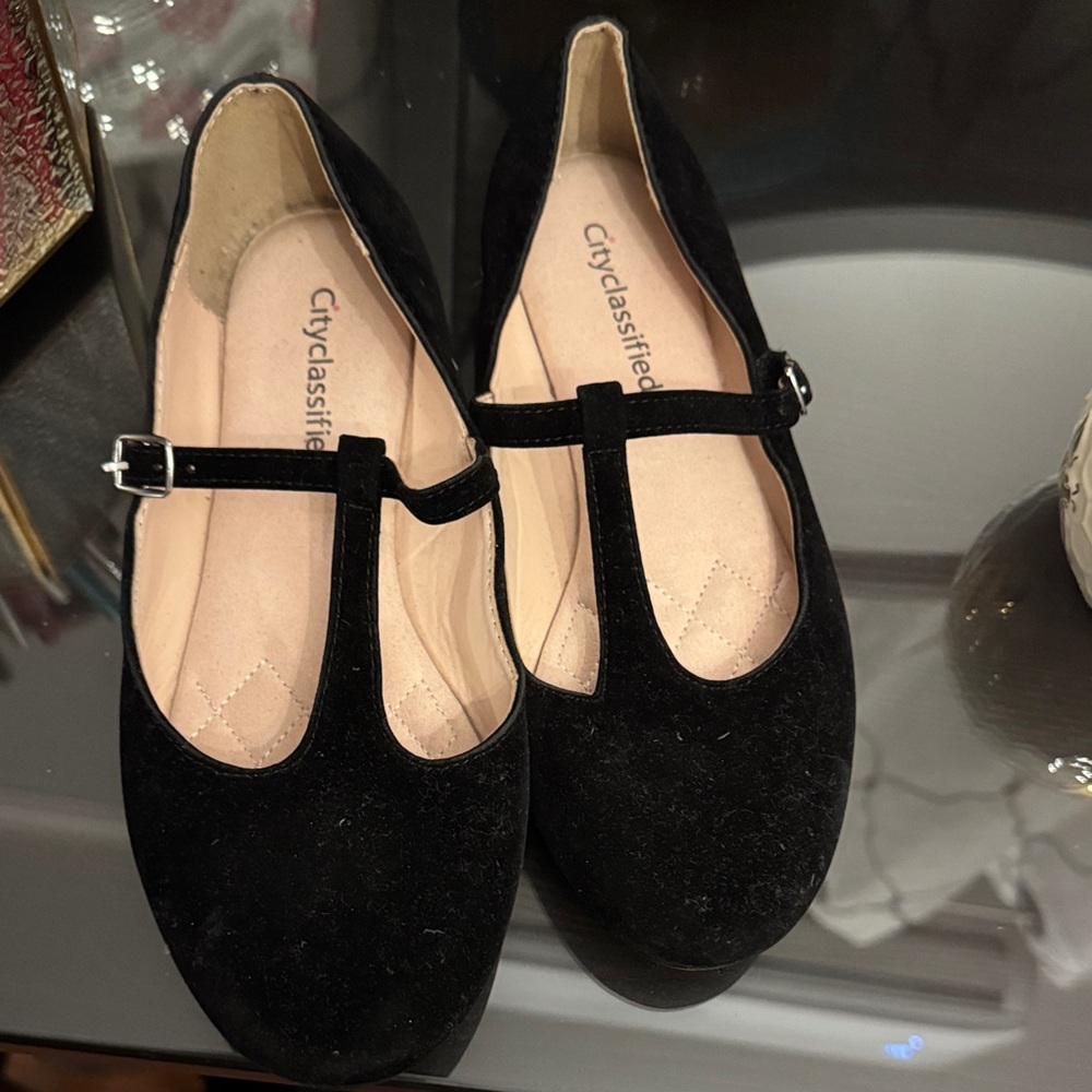 Cityclassified Black T-Strap Loafers‎